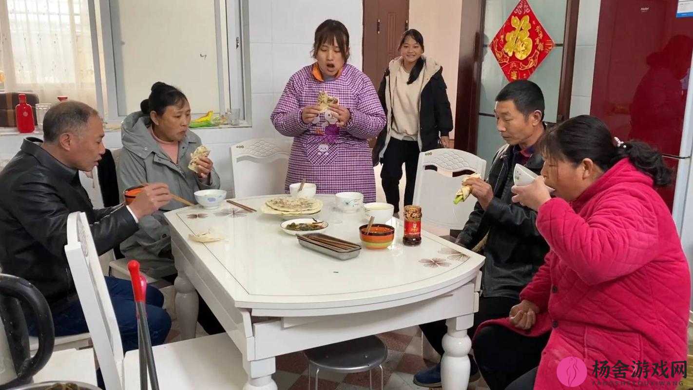 和妈妈走亲戚睡一间房：尴尬还是温馨？